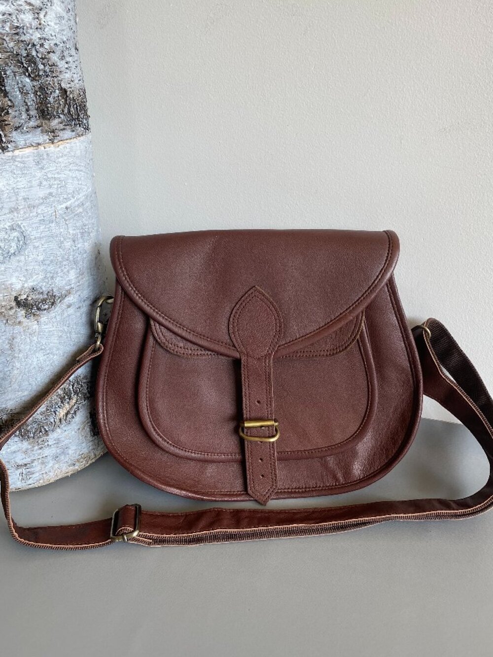 Madosh Genuine Leather Crossbody Saddle Bag Padded Purse Chestnut Brown NWOT